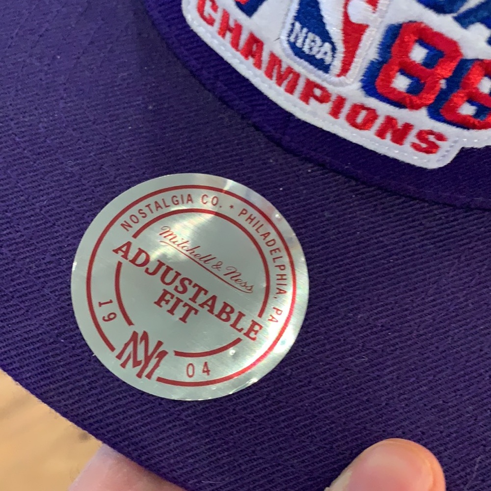 🤫 Used Rare snap back from 2014. Like new ✨ - Picture 4 of 16